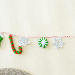 Crochet Christmas Garland