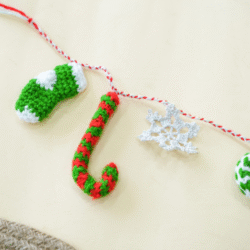 Crochet Christmas Garland - Image 3